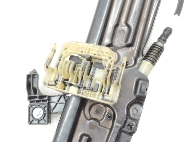 Oriģinālais BMW 5. sērijas F10 F11 F18 aizmugurējā kreisā loga regulators 51357182613, 7182613
