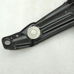 Oriģinālais BMW 5. sērijas F10 F11 F18 aizmugurējā kreisā loga regulators 51357182613, 7182613