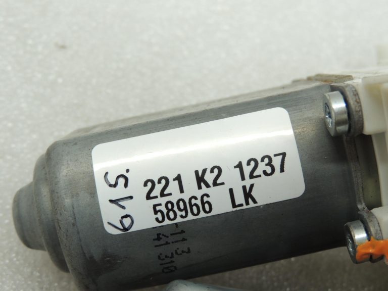 Oriģinālais BMW 5. sērijas F10 F11 F18 logu regulatora motors pa labi 7248172 7271564