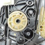 Oriģinālais BMW 5. sērijas F10 F11 F18 aizmugurējā kreisā loga regulators 51357182613, 7182613