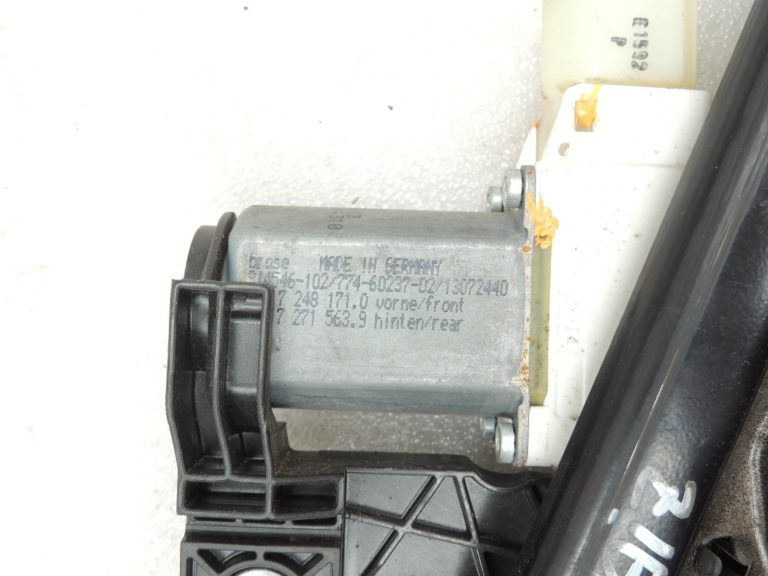 Oriģinālais BMW 5. sērijas F10 F11 F18 aizmugurējā kreisā loga regulators ar motoru 51357182613