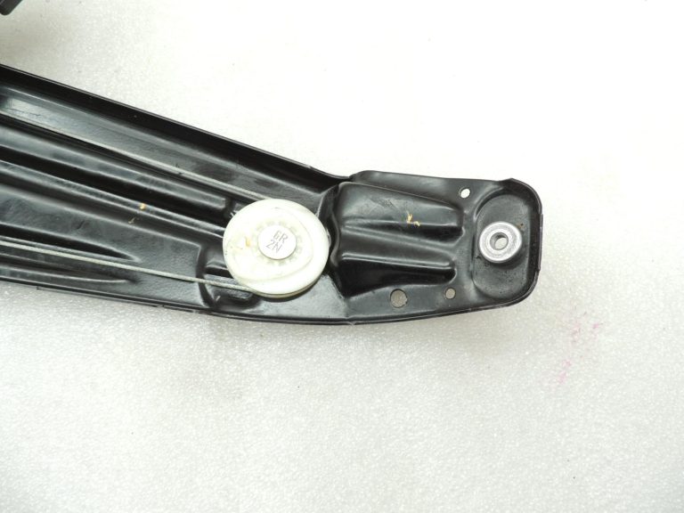 Oriģinālais BMW 5. sērijas F10 F11 F18 aizmugurējā kreisā loga regulators ar motoru 51357182613