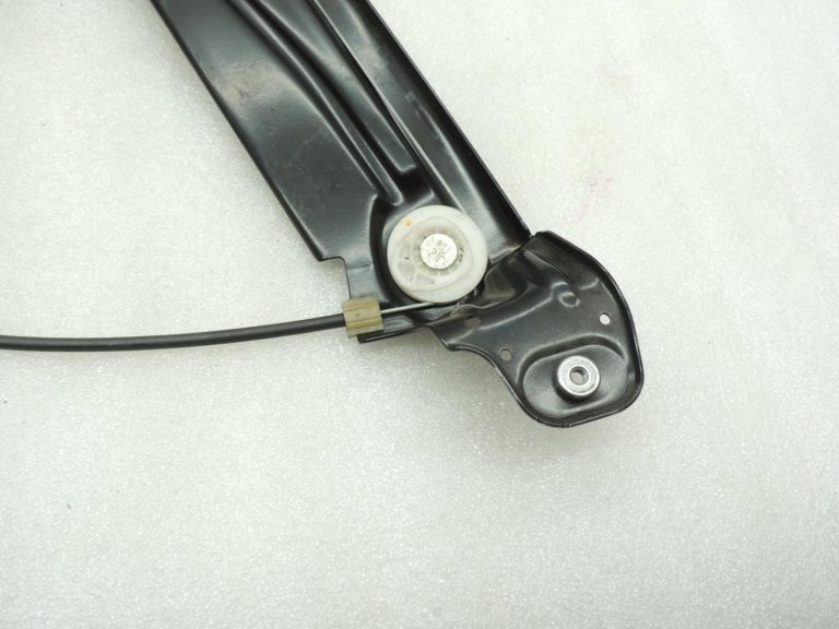 Oriģinālais BMW 5. sērijas F10 F11 F11 F18 priekšējā labā loga regulatora mehānisms 51337182132