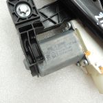 Oriģinālais BMW 5. sērijas F10 F11 F18 aizmugurējā labā loga regulators ar motoru 51357182614