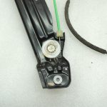 Oriģinālais BMW 5. sērijas F10 F11 F11 F18 priekšējā labā loga regulatora mehānisms 51337182132