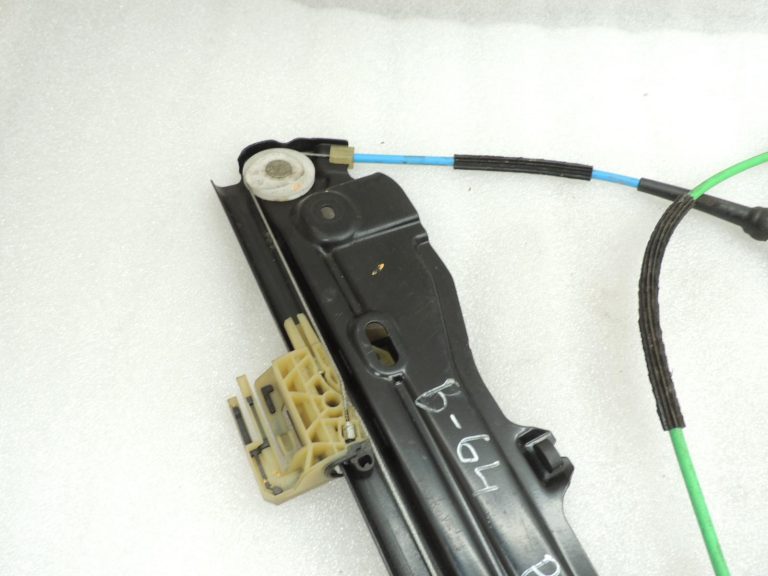 Oriģinālais BMW 5. sērijas F10 F11 F11 F18 priekšējā labā loga regulatora mehānisms 51337182132