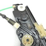 Oriģinālais BMW 5. sērijas F10 F11 F11 F18 priekšējā labā loga regulatora mehānisms 51337182132