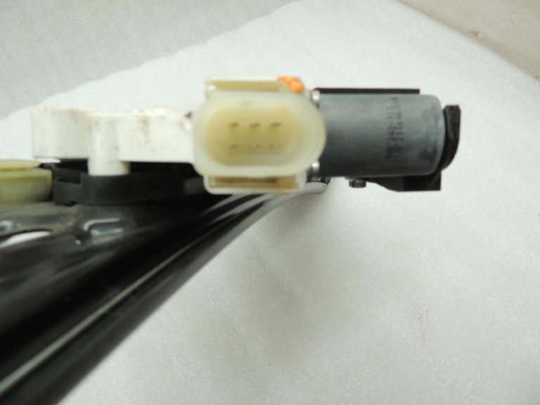 Oriģinālais BMW 5. sērijas F10 F11 F18 aizmugurējā labā loga regulators ar motoru 51357182614