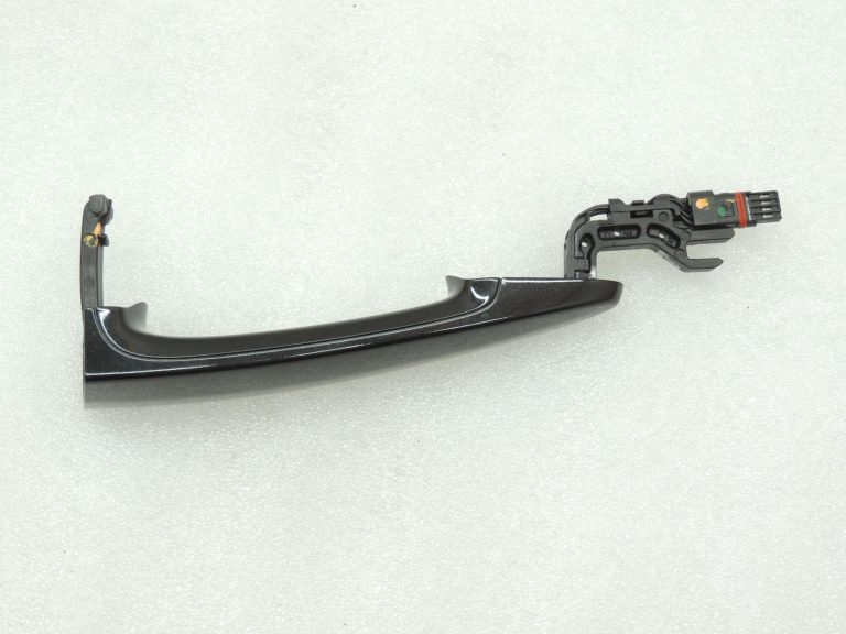 Oriģinālā BMW F30 F31 F31 F35 F80 priekšējais kreisais ārdurvju rokturis Keyless 475 Safīra melns