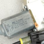 Oriģinālais BMW 5. sērijas F10 F11 F18 priekšējais kreisais loga regulators ar motoru 51337182131
