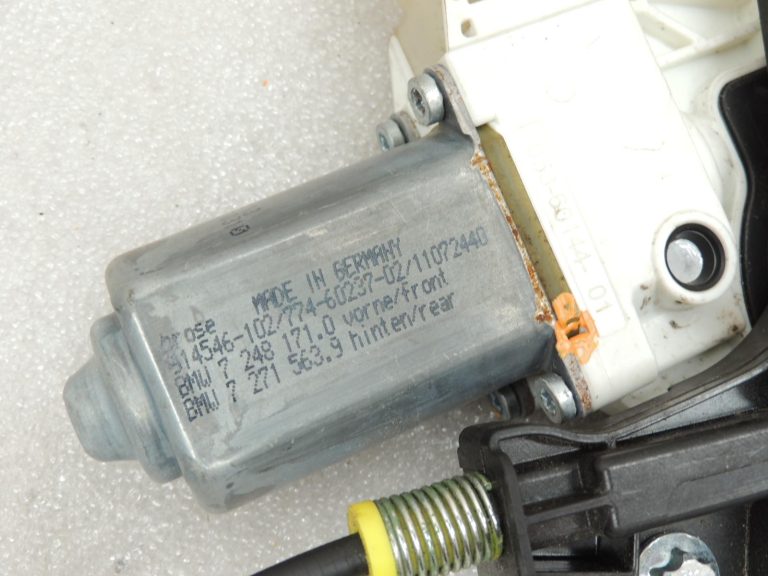 Oriģinālais BMW 5. sērijas F10 F11 F18 priekšējais kreisais loga regulators ar motoru 51337182131