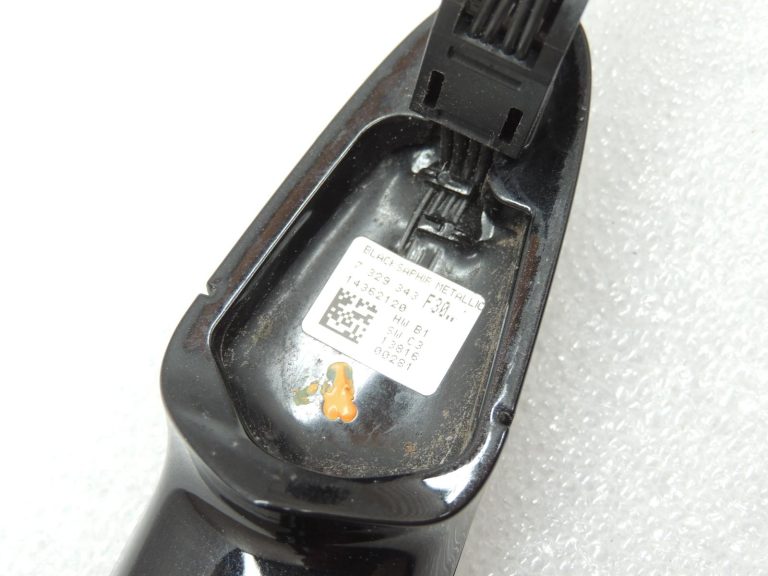 Oriģinālā BMW F30 F31 F31 F35 F80 priekšējais kreisais ārdurvju rokturis Keyless 475 Safīra melns