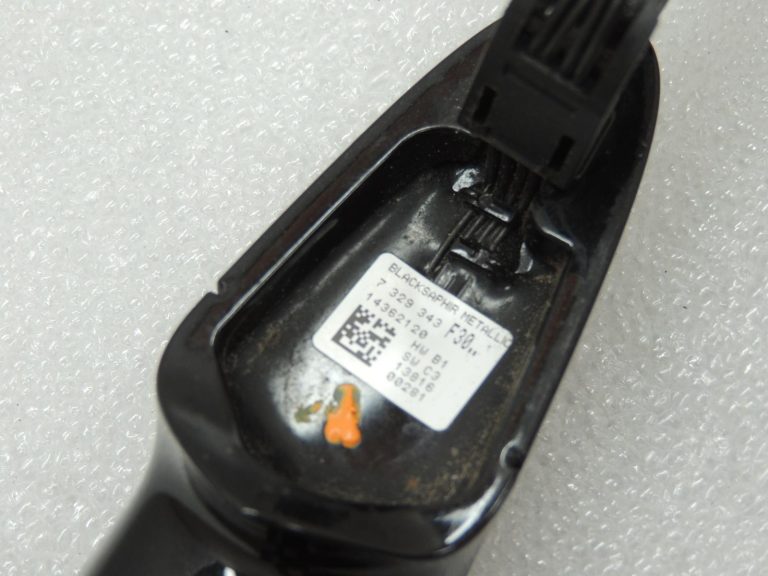 Oriģinālā BMW F30 F31 F31 F35 F80 priekšējais kreisais ārdurvju rokturis Keyless 475 Safīra melns