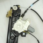 Oriģinālais BMW 5. sērijas F10 F11 F18 priekšējais kreisais loga regulators ar motoru 51337182131