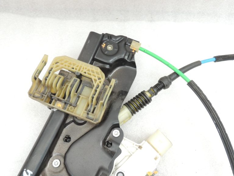 Oriģinālais BMW 5. sērijas F10 F11 F18 priekšējais labās puses loga regulators ar motoru 51337182132