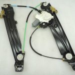 Oriģinālais BMW 5. sērijas F10 F11 F18 priekšējais labās puses loga regulators ar motoru 51337182132