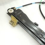 Oriģinālais BMW 5. sērijas F10 F11 F18 priekšējais labās puses loga regulators ar motoru 51337182132