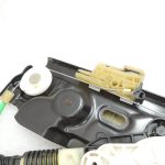 Oriģinālais BMW 5. sērijas F10 F11 F18 priekšējais labās puses loga regulators ar motoru 51337182132