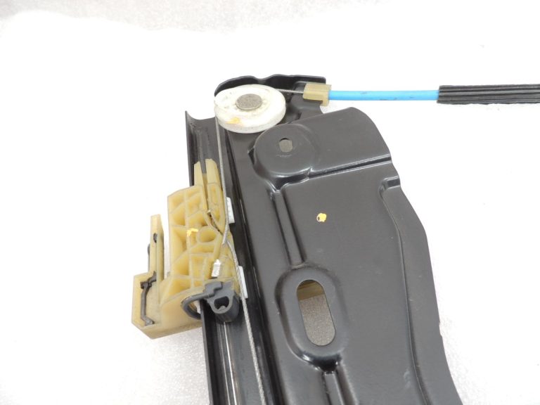 Oriģinālais BMW 5. sērijas F10 F11 F18 priekšējais labās puses loga regulators ar motoru 51337182132