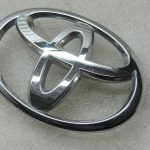 Oriģināla Toyota Yaris P13 aizmugurējo durvju aizmugurējā emblēma ar aizmugurējās durvis logotipu 2014-2020