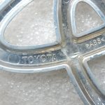 Oriģināla Toyota Yaris P13 aizmugurējo durvju aizmugurējā emblēma ar aizmugurējās durvis logotipu 2014-2020