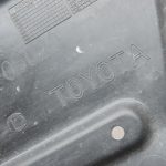 Oriģināla Toyota Avensis T27 apakšējā paneļa apdare kreisajā pusē