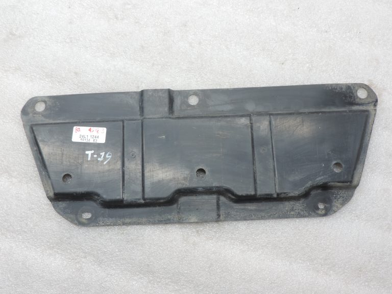 Oriģināls Toyota Avensis T27 apakšējā paneļa centrs