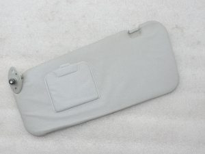 Oriģinālā Toyota Yaris Verso P2 Saules aizsarglīdzeklis kreisais, pelēks 7432052550B0