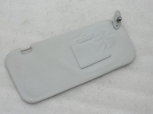 Oriģinālā Toyota Yaris Verso P2 Saules aizsegs labajā pusē, pelēks 7431052090B0