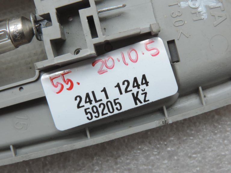 Oriģināls Toyota Yaris Verso P2 salona apgaismojuma centrs pelēks 8124012060P0