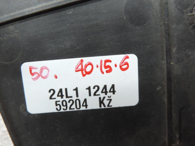 Oriģināls Toyota Yaris Verso P2 radiatora gaisa deflektora vāciņš