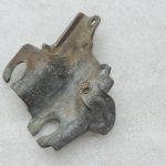 Oriģināls Toyota Yaris P10 / Verso P2 pārnesumu pārslēgšanas troses kronšteins 3352452010