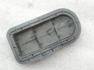 Oriģinālā 2001-2020 Toyota Yaris P9/P13 aizmugurējā virsbūves ventilācijas restīte