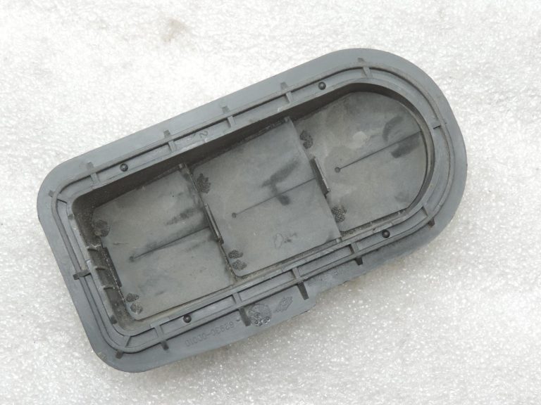 Oriģinālā 2001-2020 Toyota Yaris P9/P13 aizmugurējā virsbūves ventilācijas restīte