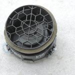 Oriģinālais 2011-2014 Toyota Yaris P13 paneļa ventilācijas caurlaides mehānisms kreisais/labais