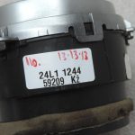 Oriģinālais 2011-2014 Toyota Yaris P13 paneļa ventilācijas caurlaides mehānisms kreisais/labais