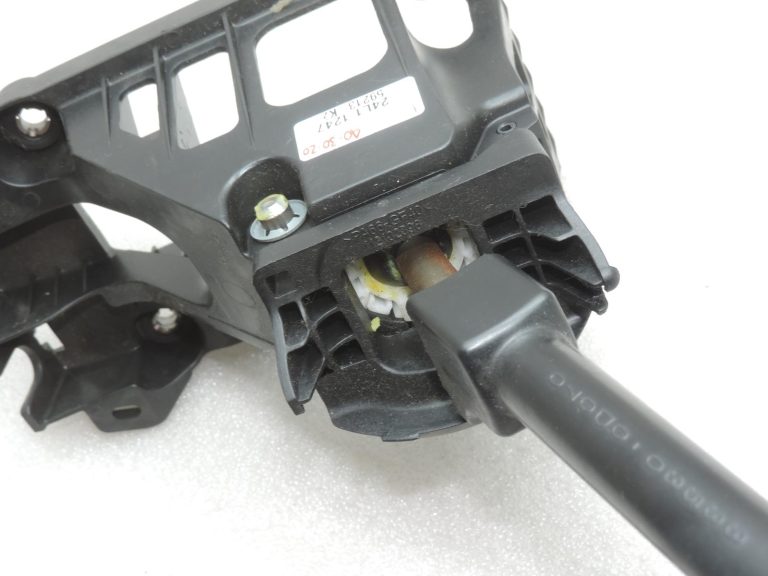 Oriģinālā 2005-2020 Toyota Yaris P9/P13 6 pakāpju manuālās pārnesumkārbas pārnesumu svira