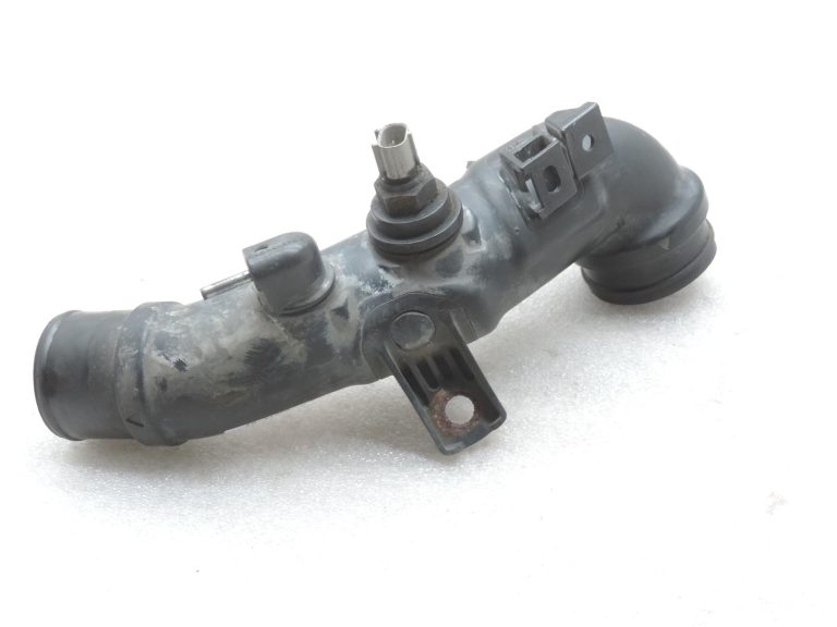 Oriģinālā Toyota RAV4 XA30 2.2 D4D (2ADFTV) uzpildes gaisa caurule 1736226010