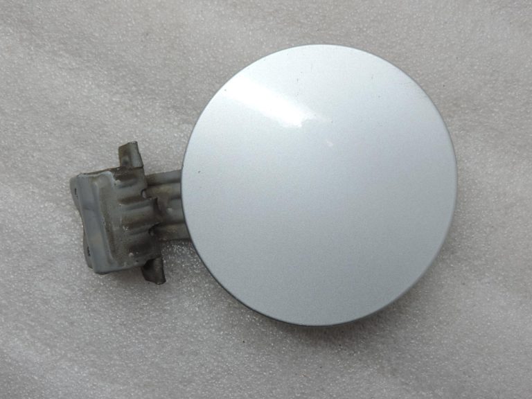 Oriģinālais 2005-2011 Toyota Yaris P9 degvielas uzpildes vāks sudraba krāsā (1E7)