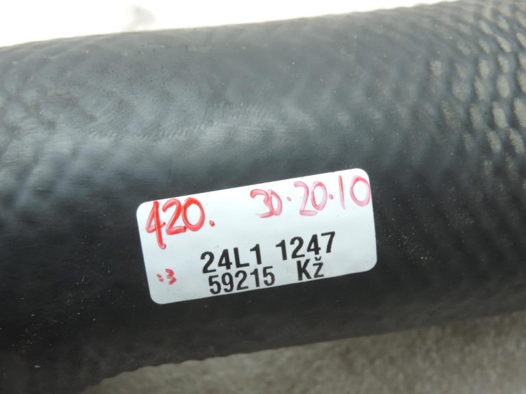 Oriģinālā Toyota RAV4 XA30 2.2 D4D (2ADFTV) uzpildes gaisa šļūtene 1734326040