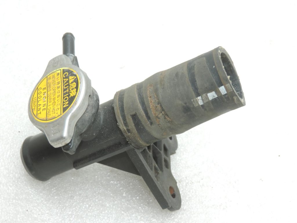 Oriģinālā 2005-2020 Toyota Yaris P9/P13 1.0/1.3 VVT-i radiatora ūdens uzpildes caurule