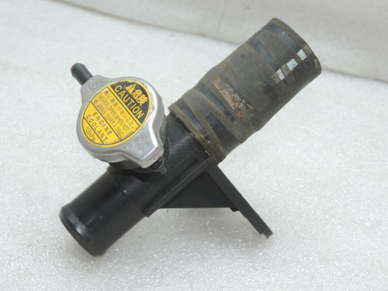 Oriģinālā 2005-2020 Toyota Yaris P9/P13 1.0/1.3 VVT-i radiatora ūdens uzpildes caurule