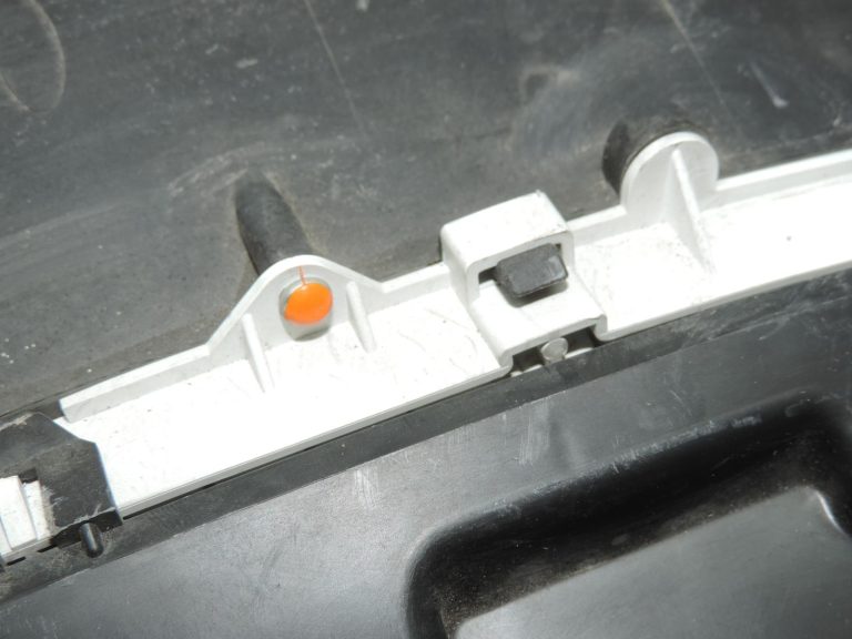 Oriģinālais 2005-2011 Toyota Yaris P9 benzīna instrumentu klastera spidometrs 838000D660