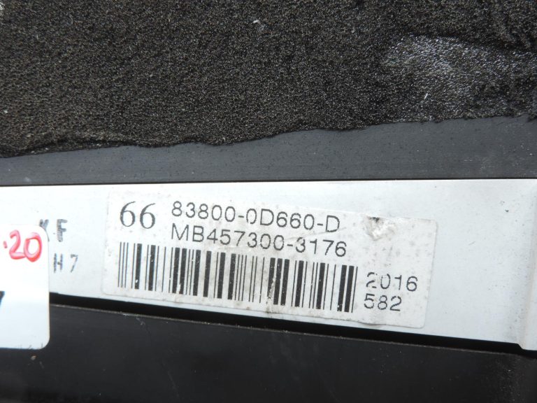 Oriģinālais 2005-2011 Toyota Yaris P9 benzīna instrumentu klastera spidometrs 838000D660