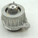 Oriģinālā aprīkojuma Mercedes Benz W205 M651 motora stiprinājums labajā pusē, motora amortizators A2052406717