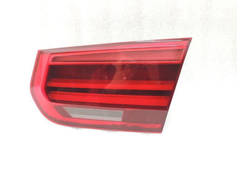 Oriģinālā BMW F30LCI F31LCI F35LCI F80LCI aizmugurējais lukturis labajā pusē 63217369120