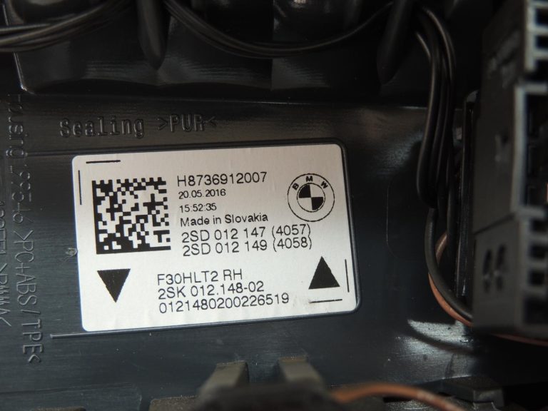 Oriģinālā BMW F30LCI F31LCI F35LCI F80LCI aizmugurējais lukturis labajā pusē 63217369120