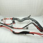 Oriģinālais BMW 5. sērijas F10 F11 F06 akumulatora apakšdaļas kabelis plus 61129150990