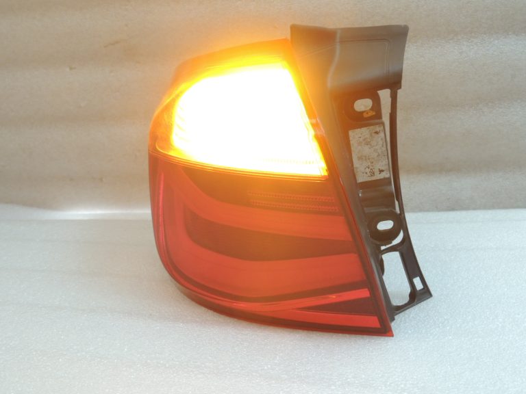 Oriģinālā BMW F30LCI Facelift aizmugurējais kreisais ārējais lukturis 63217372209 7372209