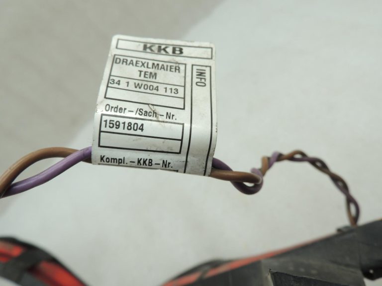 Oriģinālais BMW 5. sērijas F10 F11 F06 akumulatora apakšdaļas kabelis plus 61129150990